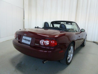 2003 Mazda MX-5 Miata
