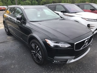 2019 Volvo V90 Cross Country
