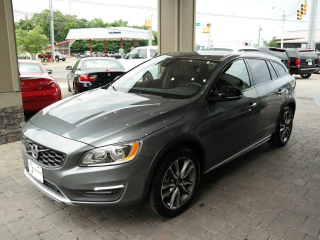 2018 Volvo V60 Cross Country